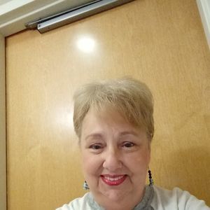 Meet your Posher, Debbie